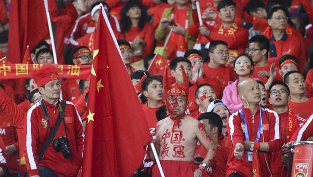 她心里一下慌了神，暗想，万一真的得病了，这可怎么办？自己现在跟老公重聚，如果真得病了，根本就不好隐瞒。
